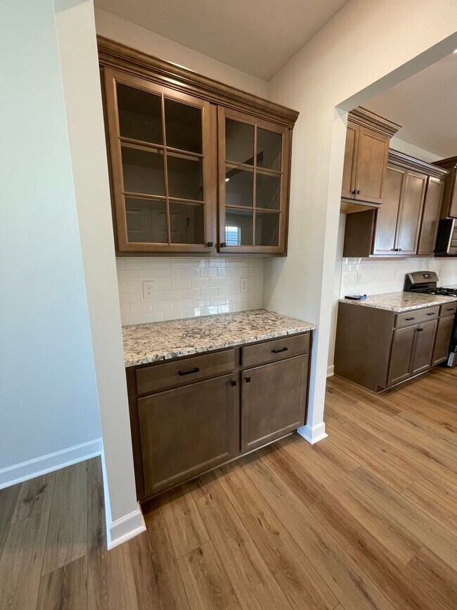 Foto del edificio - Gorgeous newer 3BD/2.5BA home w/ 2 car garage in Clayton!