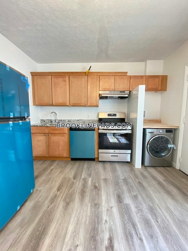 Building Photo - 258 Cypress St