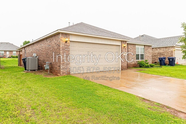 Building Photo - 13233 Bridgewater Dr