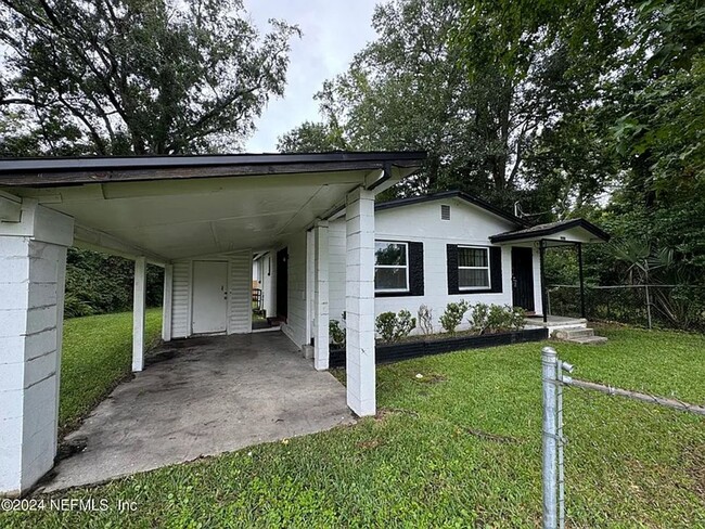 Building Photo - Charming Home in the Heart of Jacksonville...