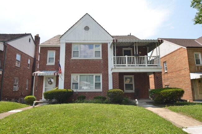 Building Photo - 7245 Brookcrest Dr