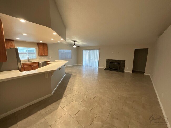Foto del edificio - Homes Management - 3 Bed, 2 Bath House for...