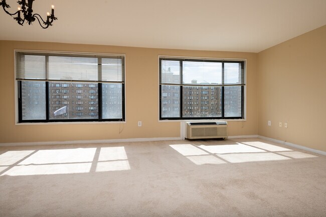 Building Photo - 2501 Calvert St NW