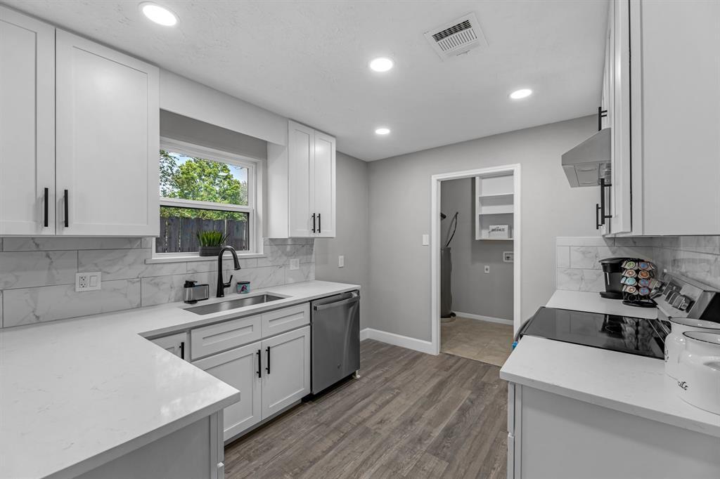 Foto principal - 13607 Salisbury Dr