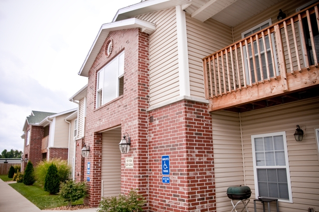 Primary Photo - Cedar Place Apartments