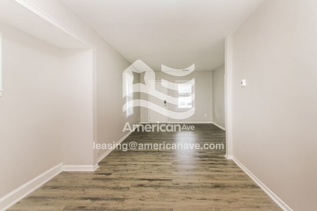 Building Photo - 1829 N Harding St