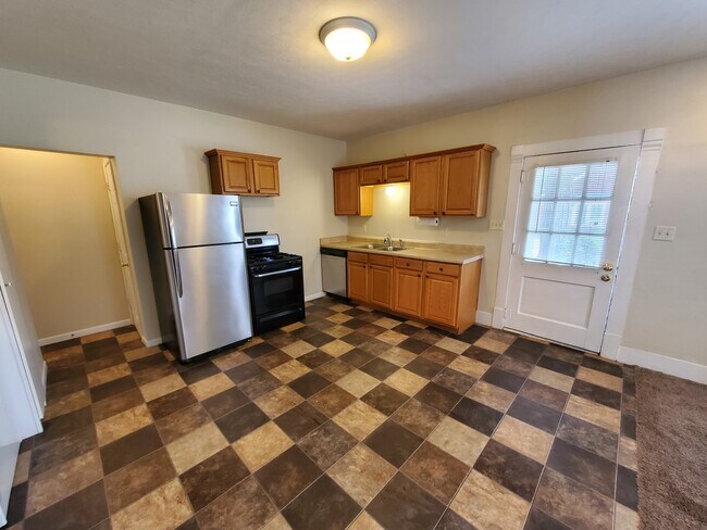 Foto del edificio - 328 Milton Ave