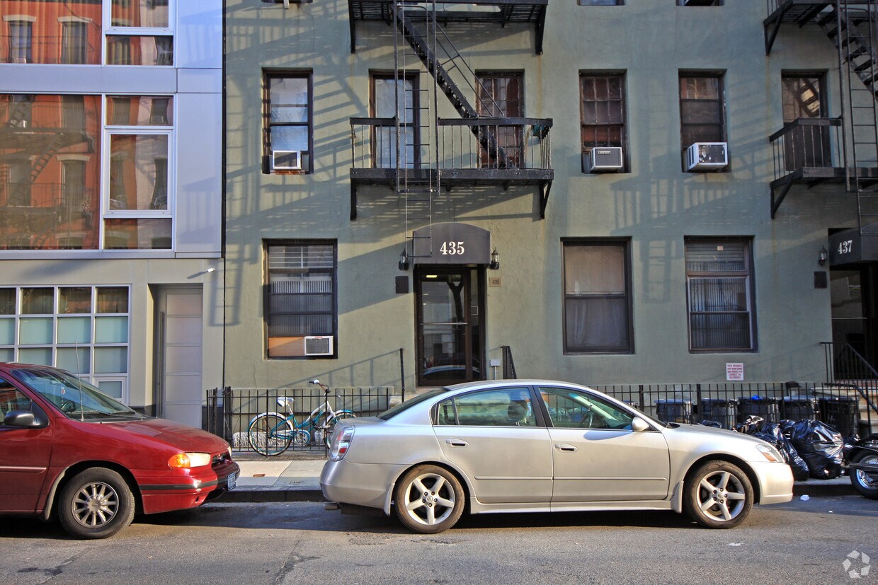 Building Photo - 435-437 E 74th St