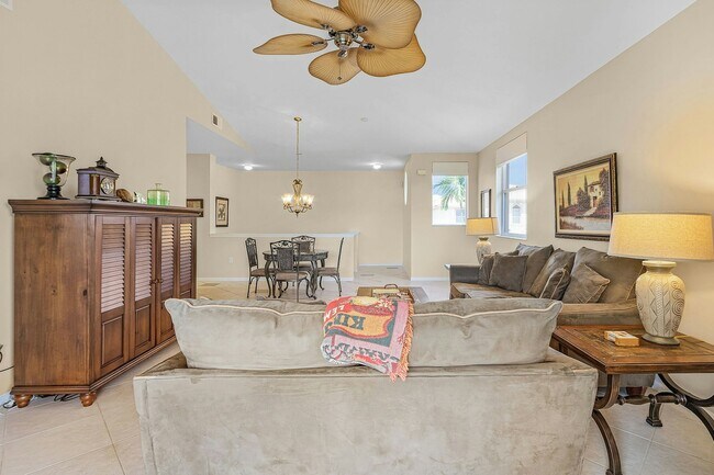 Building Photo - 15571 Bellamar Dr