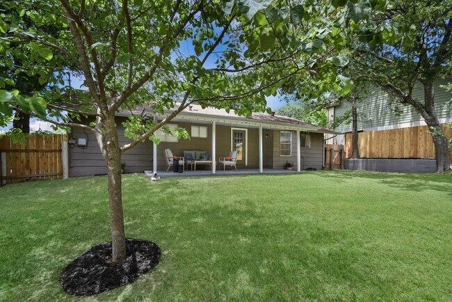 Building Photo - 6811 Tulane Dr