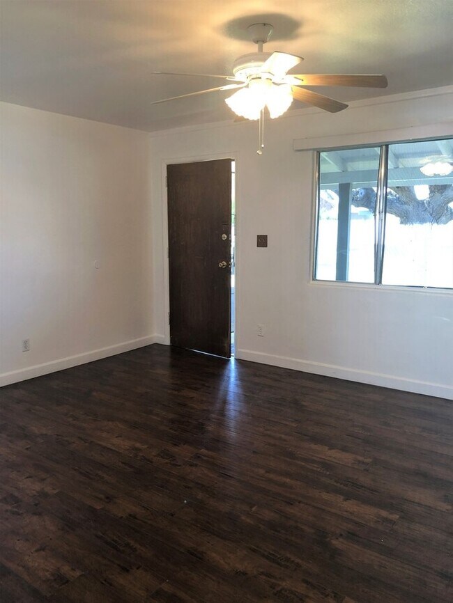 Foto del edificio - Cute 2 Bedroom Duplex Apartment in Chandler