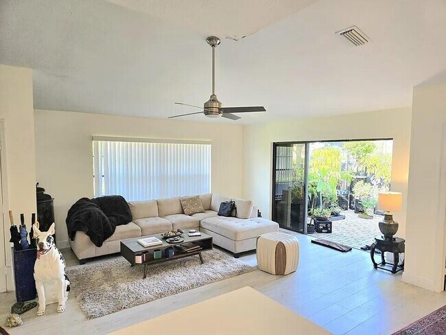 Foto del edificio - 1705 Mariners Cove