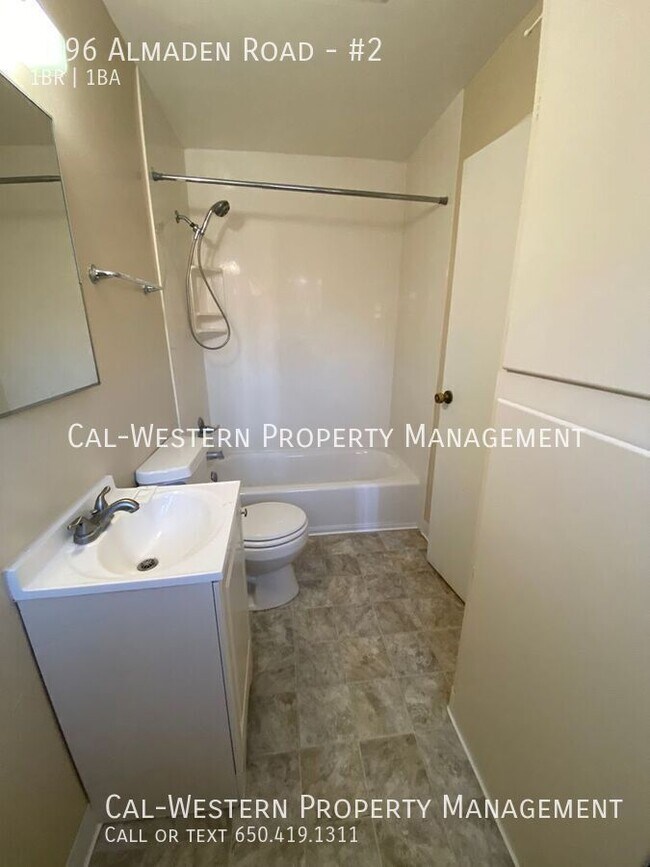 Foto del edificio - 2496 Almaden Rd