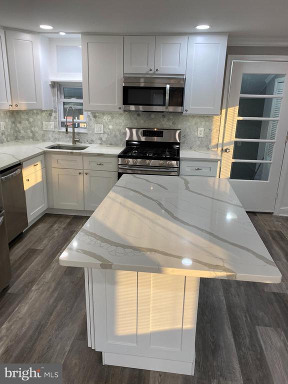 Foto del edificio - 404 Abbott Rd