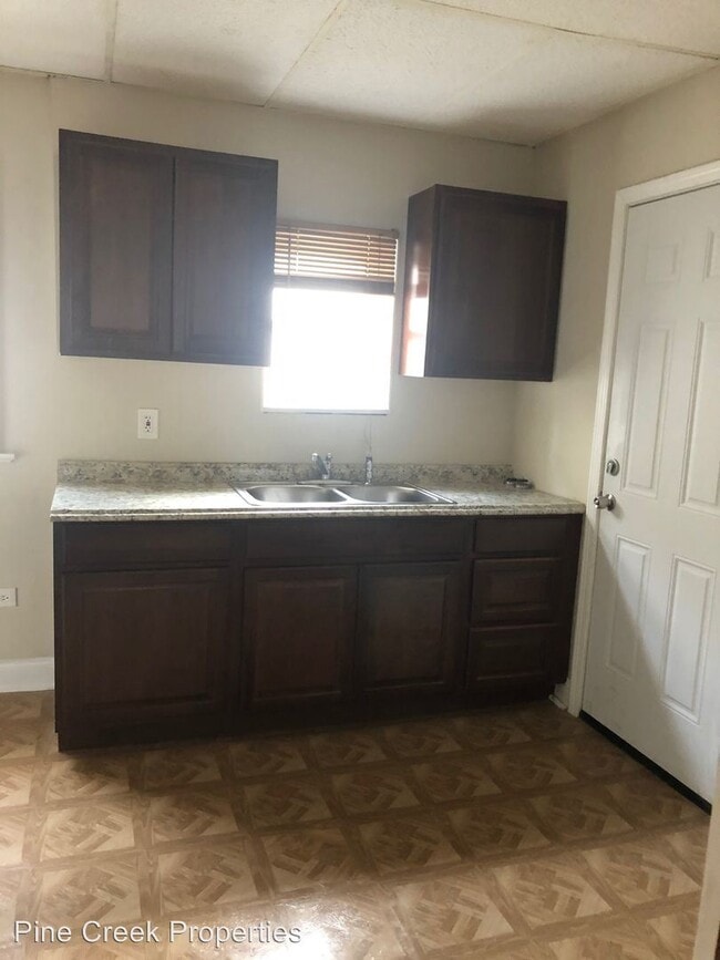 Building Photo - 3 br, 1 bath House - 3296 W. 90th St.