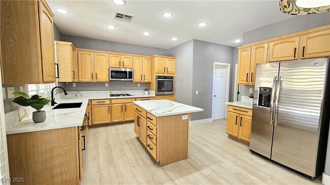 Foto del edificio - 326 Carlisle Crossing St