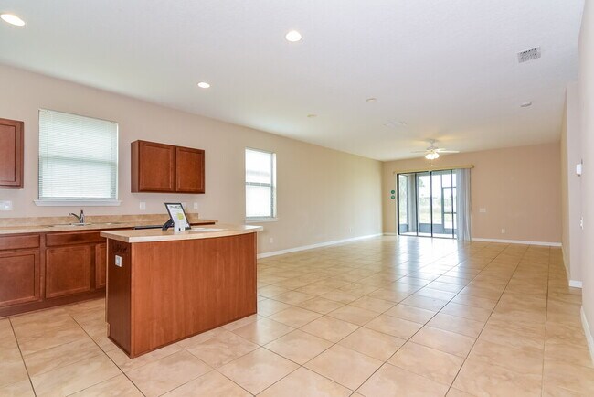 Foto del edificio - 10615 55th Ct E