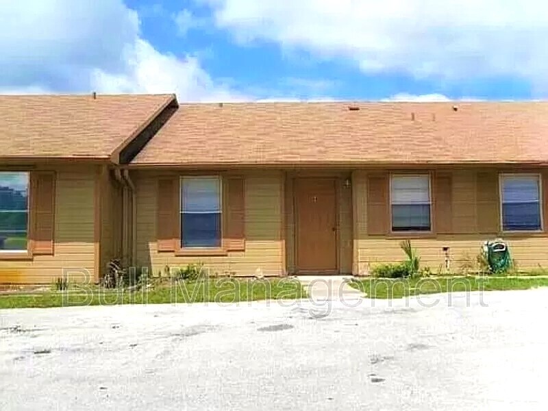 Primary Photo - 32 Sandalwood Ct