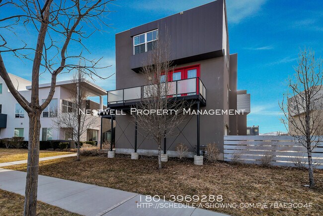 Building Photo - Daybreak Townhouse With VIEWS!