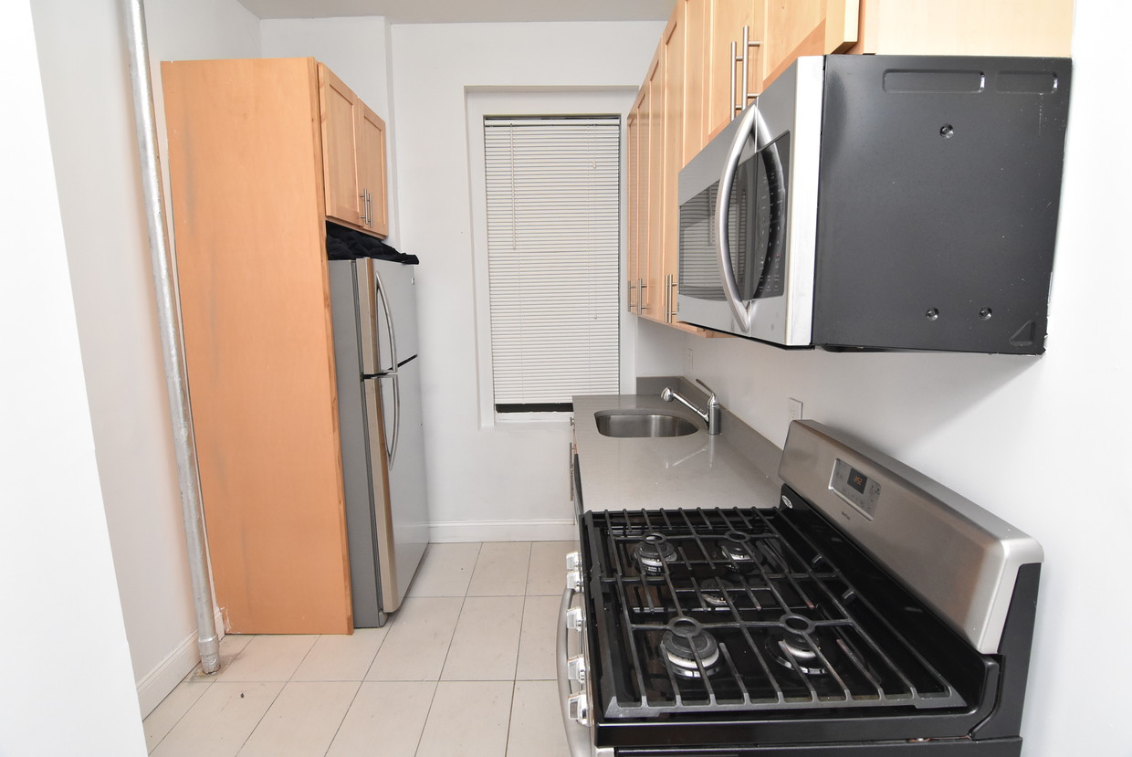 Primary Photo - 1071 St Nicholas Ave