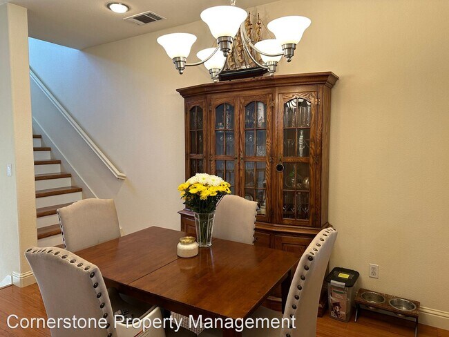 Building Photo - 3 br, 3 bath House - 813 Georgetown Pl