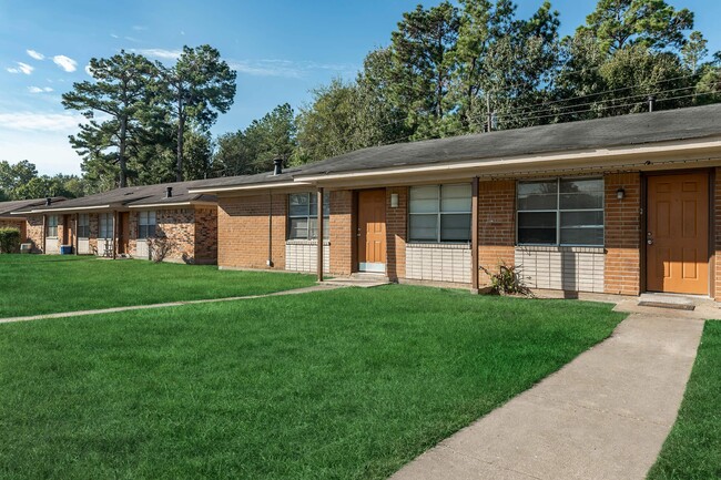 Building Photo - Green Meadow Apartments