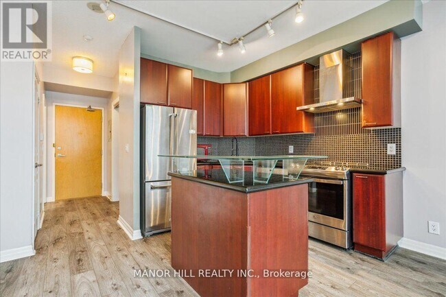 Photo du bâtiment - 220 Burnhamthorpe Rd W