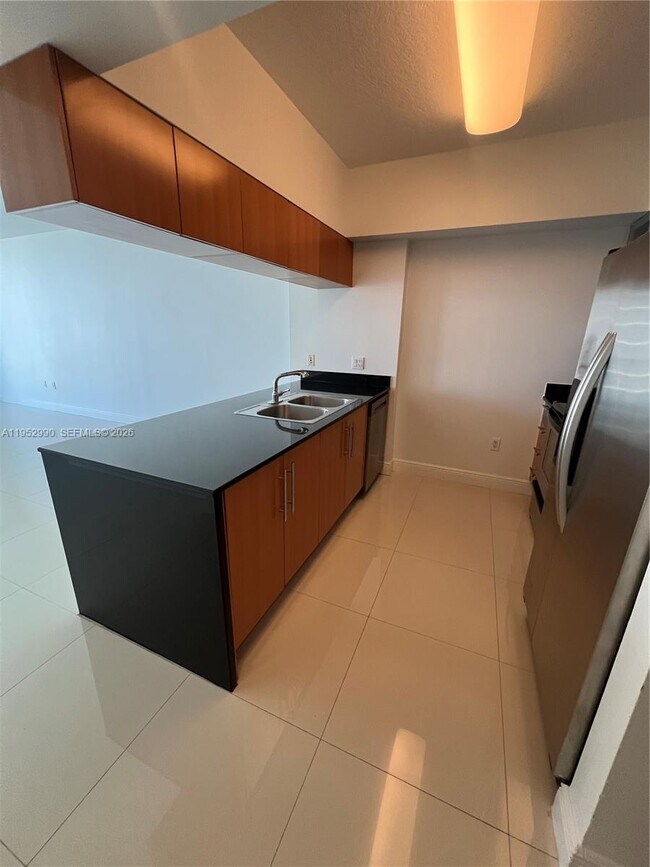 Foto del edificio - 1750 N Bayshore Dr