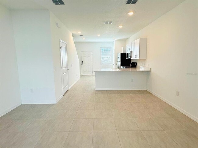 Building Photo - 2980 Skyline Lp