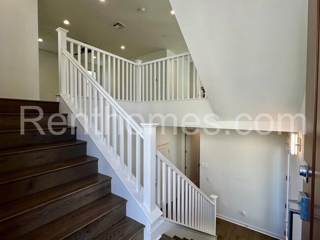 Building Photo - 15113 Lincoln Lp