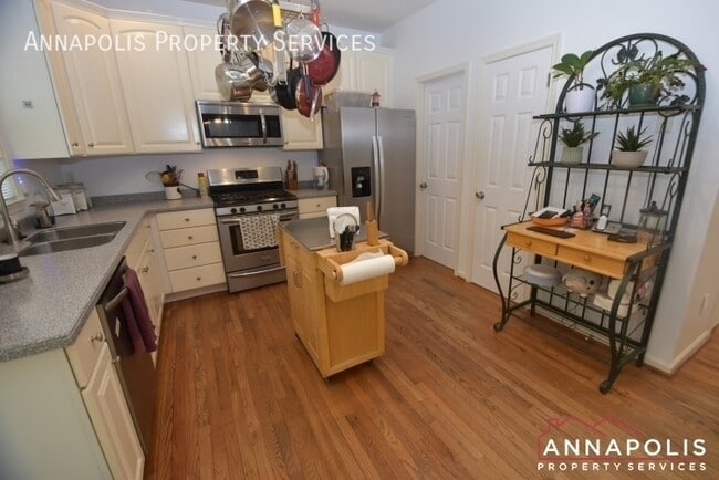 Building Photo - 307 Mainsail Dr