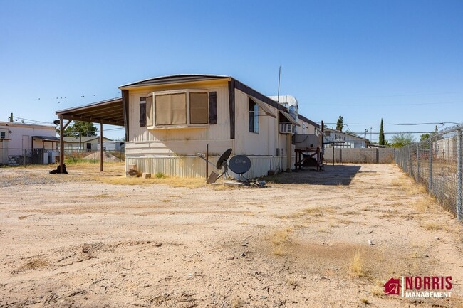 Building Photo - Manufactured home with NO HOA and Plenty of Space