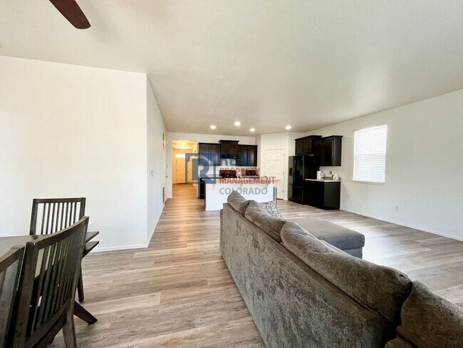 Foto del edificio - 646 Gamble Oak St