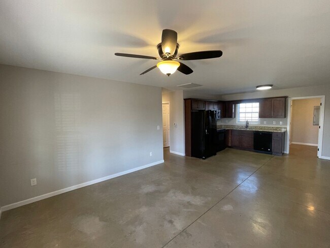 Foto del edificio - Available 10/7/2026! Fantastic 2 bedroom, 1 bath duplex available in Denver, NC