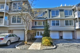 Building Photo - 203 Central Pk Pl