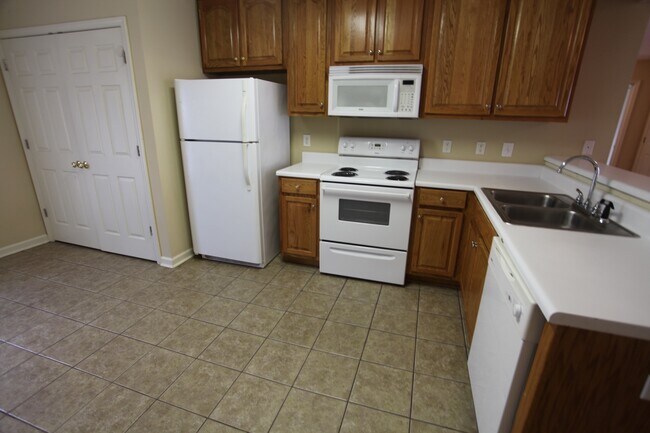 Building Photo - Longleaf Crossing Duplex Available Fall 2024!