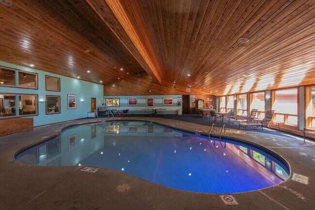 Foto del edificio - 1702 Forest Ridge Rd