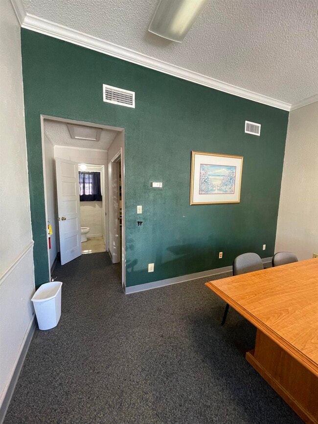 Building Photo - 105 W Main St