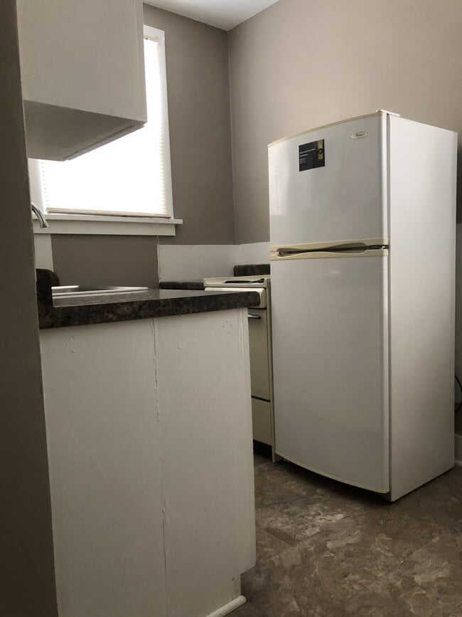 Building Photo - 1532 5th Ave