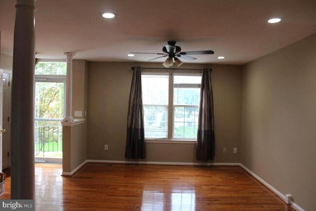 Building Photo - 42886 Nashua St