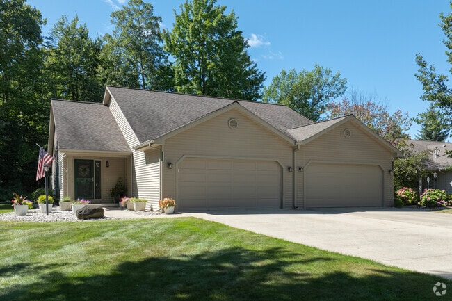 Building Photo - Terrace Bluff Condominiums