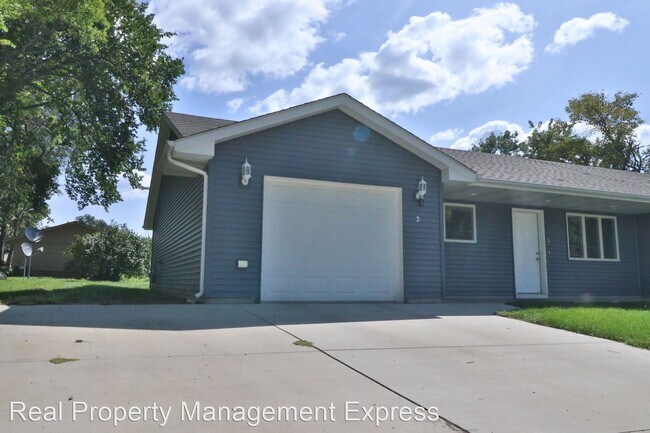 Building Photo - 2 br, 2 bath House - 300 E 2nd St #2