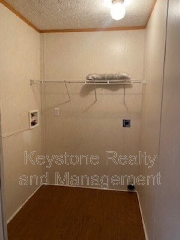 Foto del edificio - 615 Kerri Ln