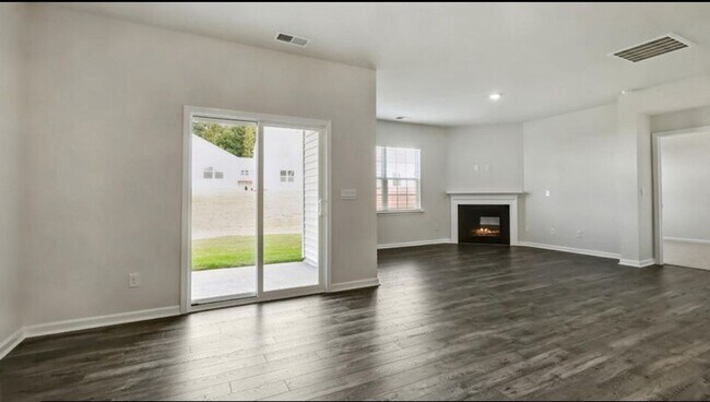 Building Photo - 203 Pisgah St