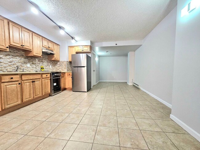 Building Photo - 22 W 25th St