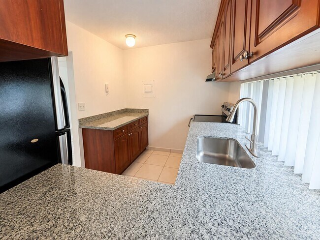 Foto del edificio - 17021 N Bay Rd