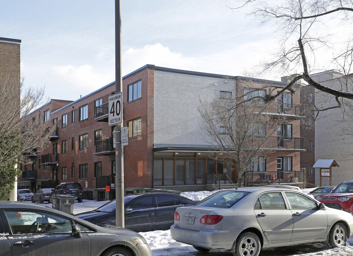 Primary Photo - 3400 Linton