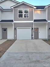 Building Photo - 710 Giese Ln