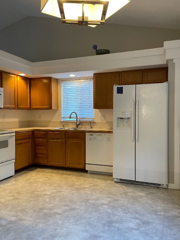 Primary Photo - 3632 Rockaway St