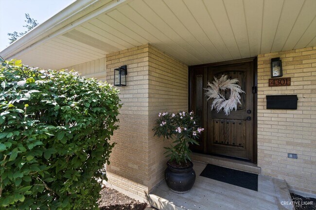 Building Photo - 4301 Peacock Ln